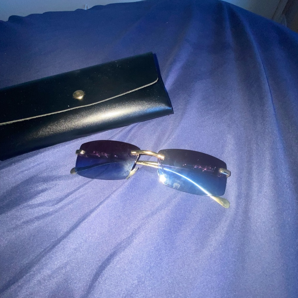 Fashionable Glasses - Picture 3 of 6